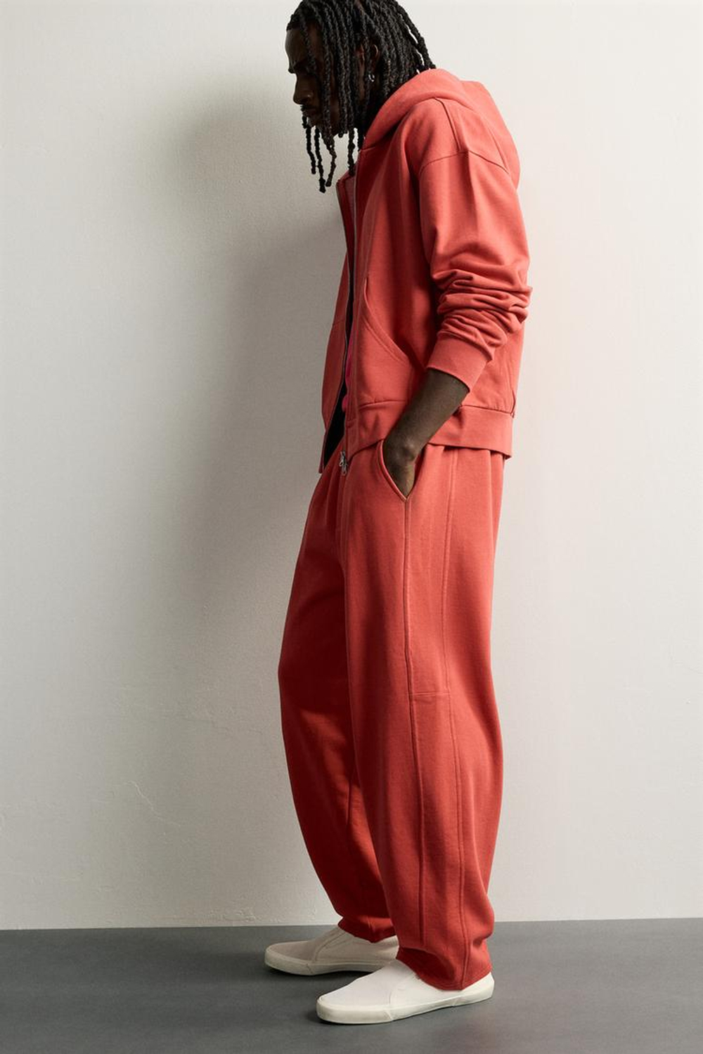 ZARA БАЗОВЫЕ БРЮКИ-ДЖОГГЕРЫ BALLOON FIT, КРАСНЫЙ
