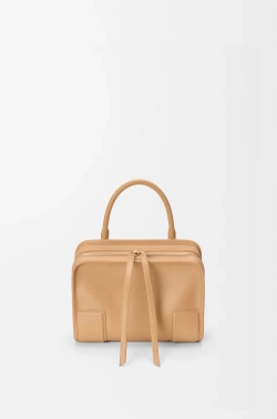 Loewe Маленькая сумка Amazona 180 из мягкой телячьей кожи, бежевый