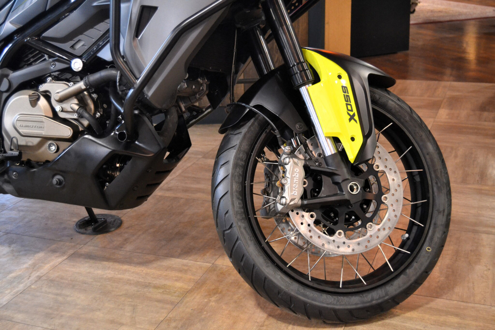 QJMOTOR SVT 650 X (Black)