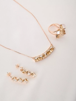Кольцо коктейльное Мираж с кубиками Swarovski цвета шампань