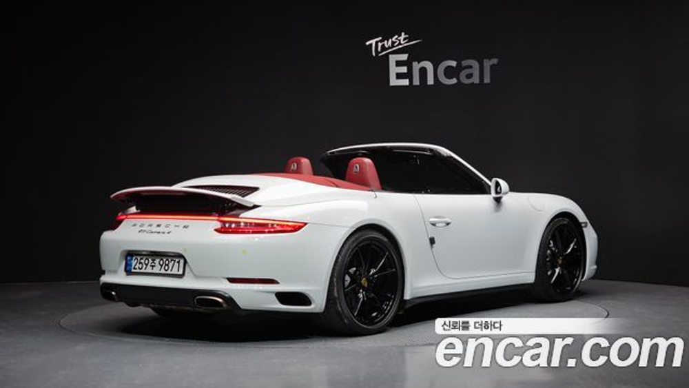 Porsche 911 CARRERA 4 CABRIOLET — 2018