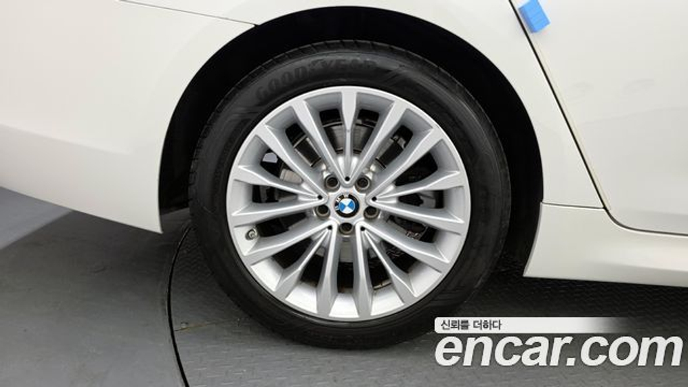 BMW 5-Series 530i Luxury Plus — 2018