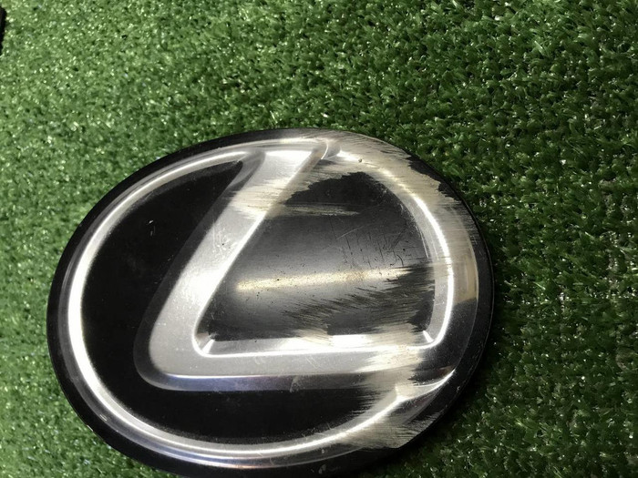 Эмблема решетки радиатора Lexus RX 3 AL10 (08-12)