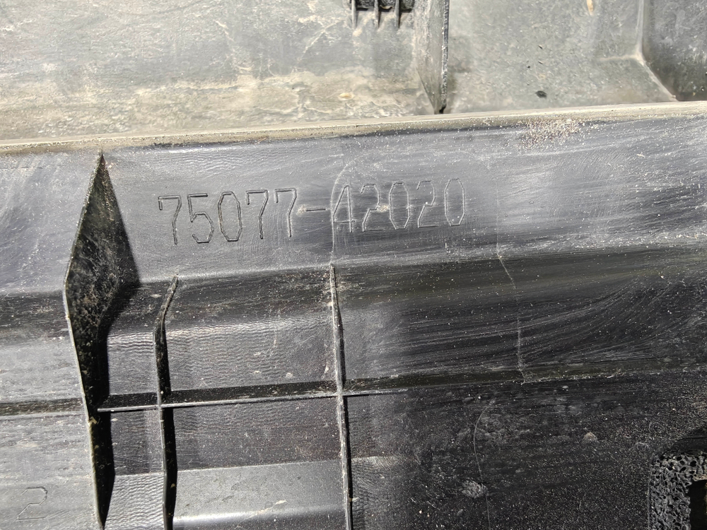 Накладка двери задней правой Toyota RAV4 IV (XA40) 15-19 Б/У Оригинал 7507742020