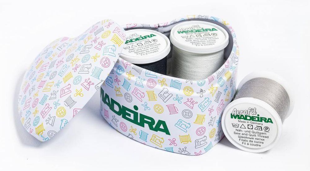 Швейные нитки (набор) Heart Box, 8700, Madeira, 1 шт Швейные нитки (набор) Heart Box, 8700, Madeira, 1 шт