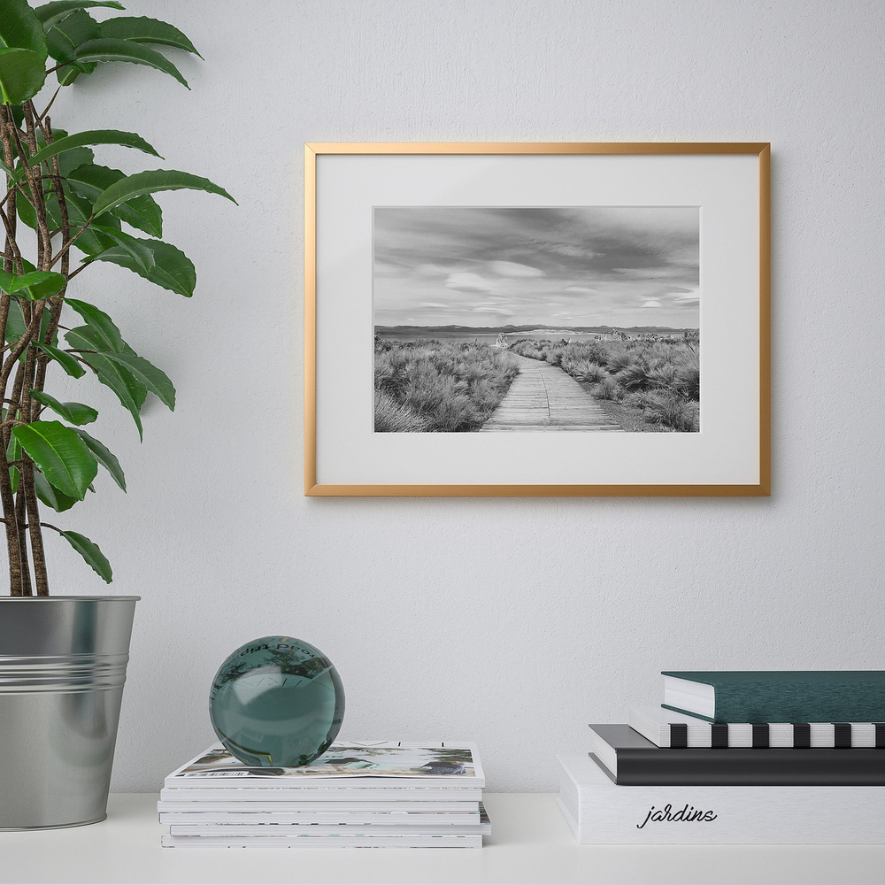 IKEA LOMVIKEN  (ИКЕА ЛОМВИКЕН)  -  Рамка - золотой цвет 30x40 см