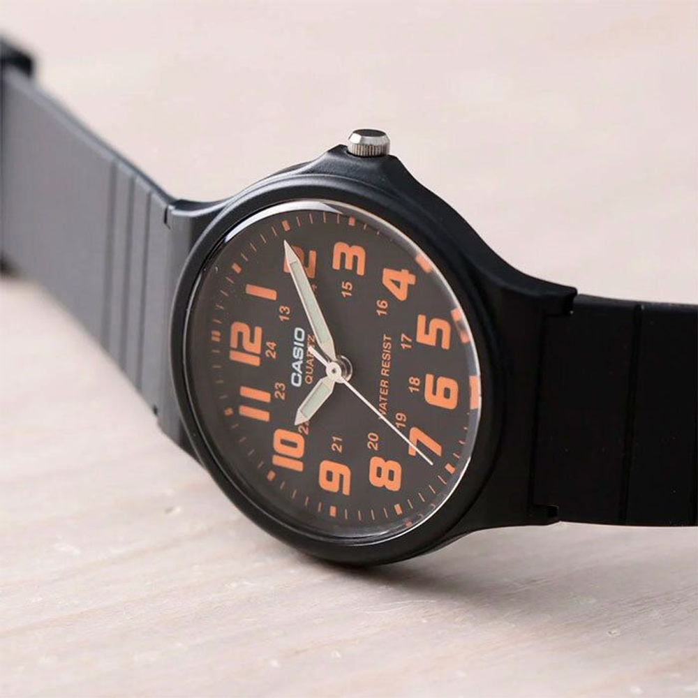 Наручные часы Casio MQ-71-4B