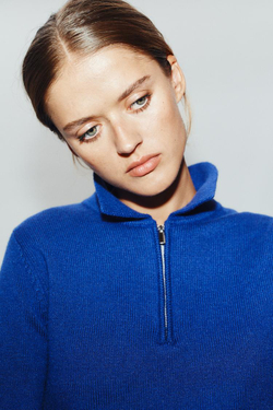 ZARA ТРИКОТАЖНОЕ ПОЛО НА МОЛНИИ, ЯРКО-СИНИЙ