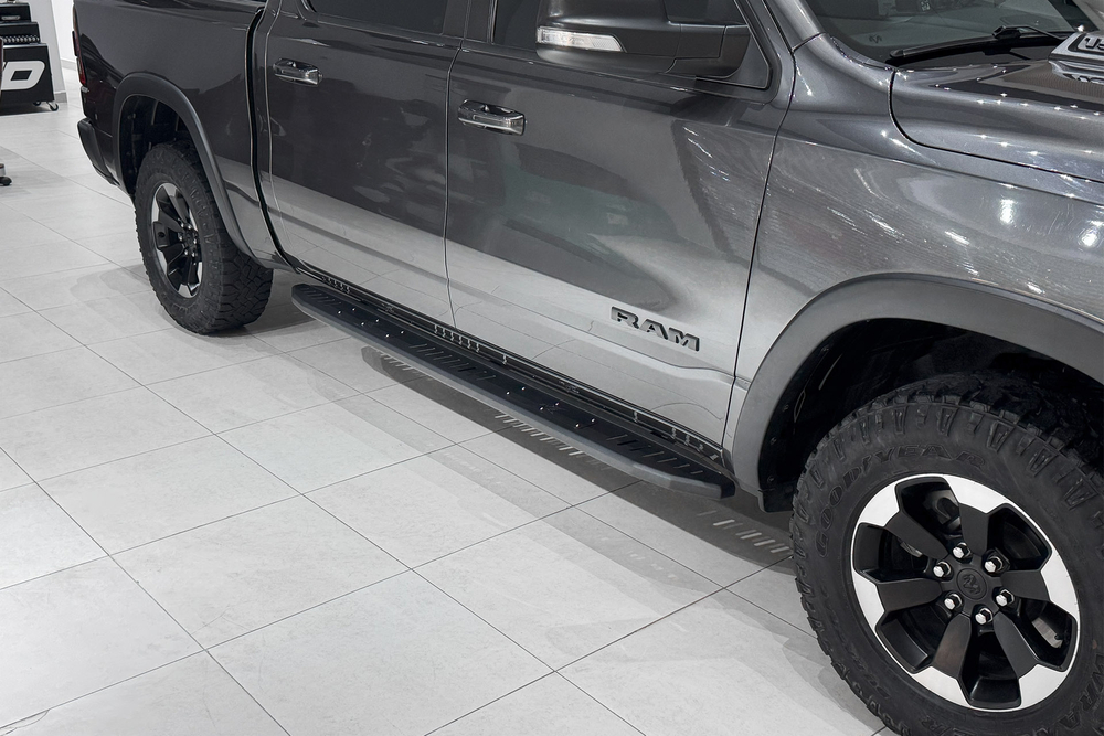 Пороги BMS Travel для Додж Рам 1500 TRX Crew Cab 2018-2026 (2шт.)