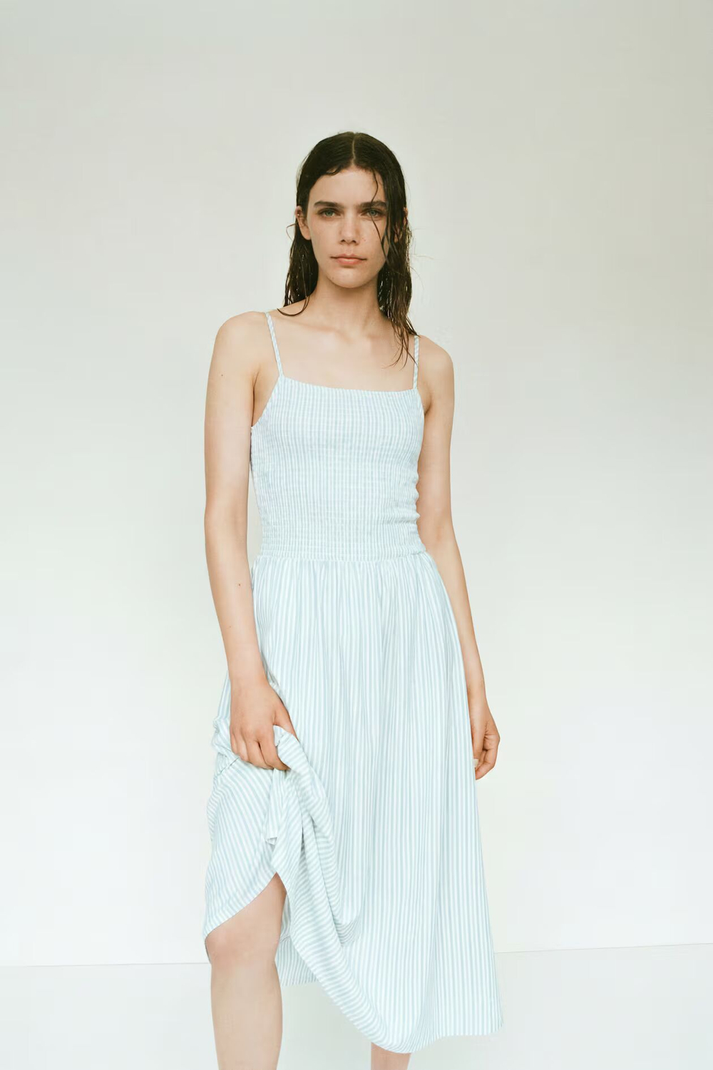 Платье с рюшами и бретелями - H&M