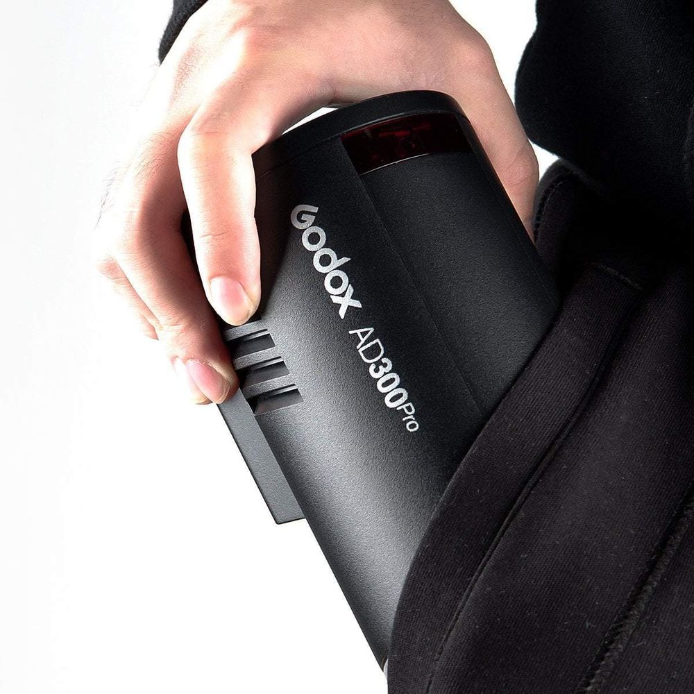 Вспышка аккумуляторная Godox Witstro AD300Pro