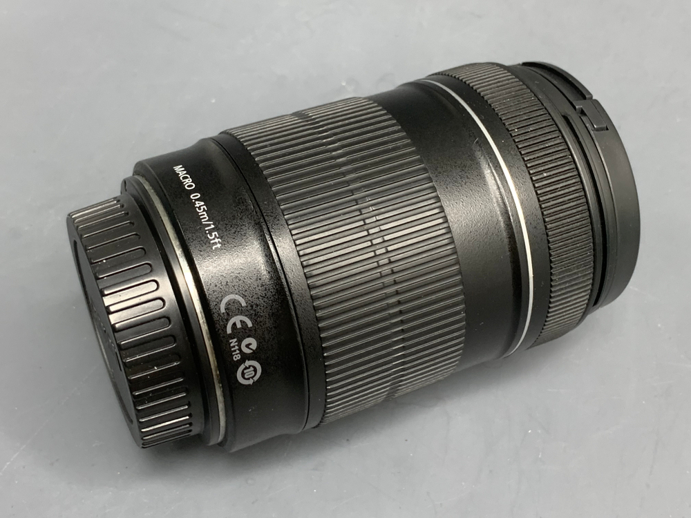 Canon EF-S 18-135mm 3.5-5.6 IS