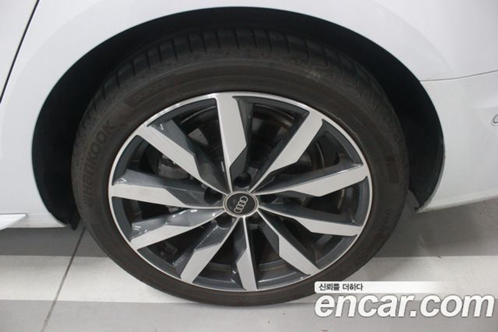 Audi A4 35 TDI Premium — 2023