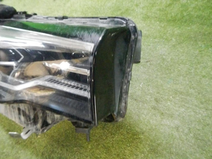 Фара правая BMW X7 G07 (2019-2022) LED