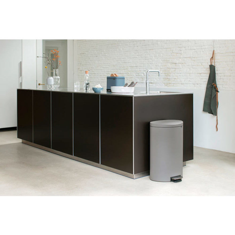 Мусорный бак с педалью 40л FB Brabantia Минерально-серый