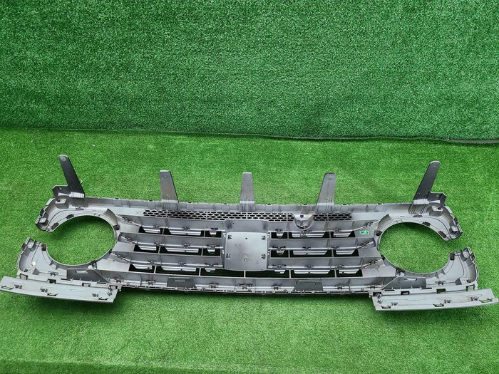 Решетка радиатора Tank 300 (2021-н.в.)