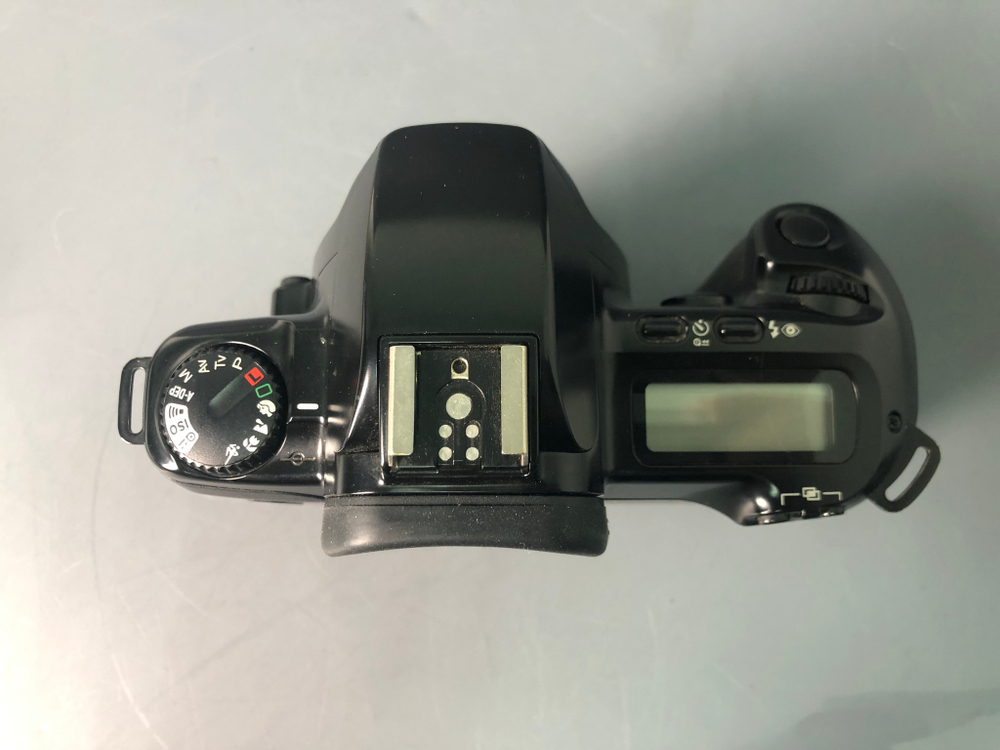 Canon EOS 500, отломана крышка АКБ