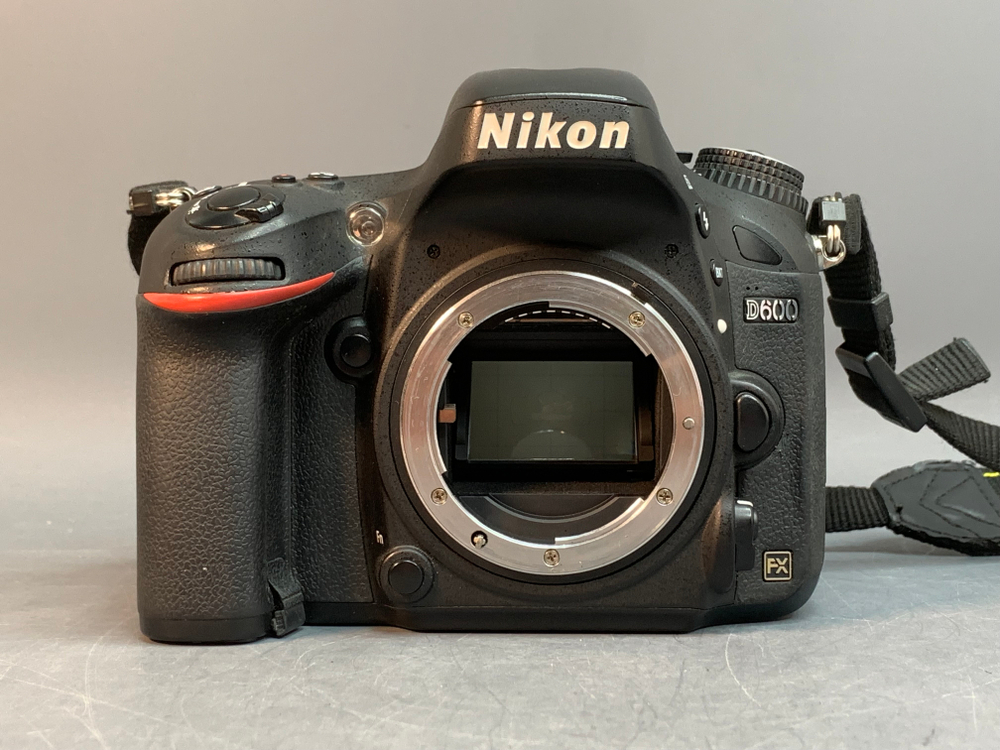 Nikon D600 14.247 кадров