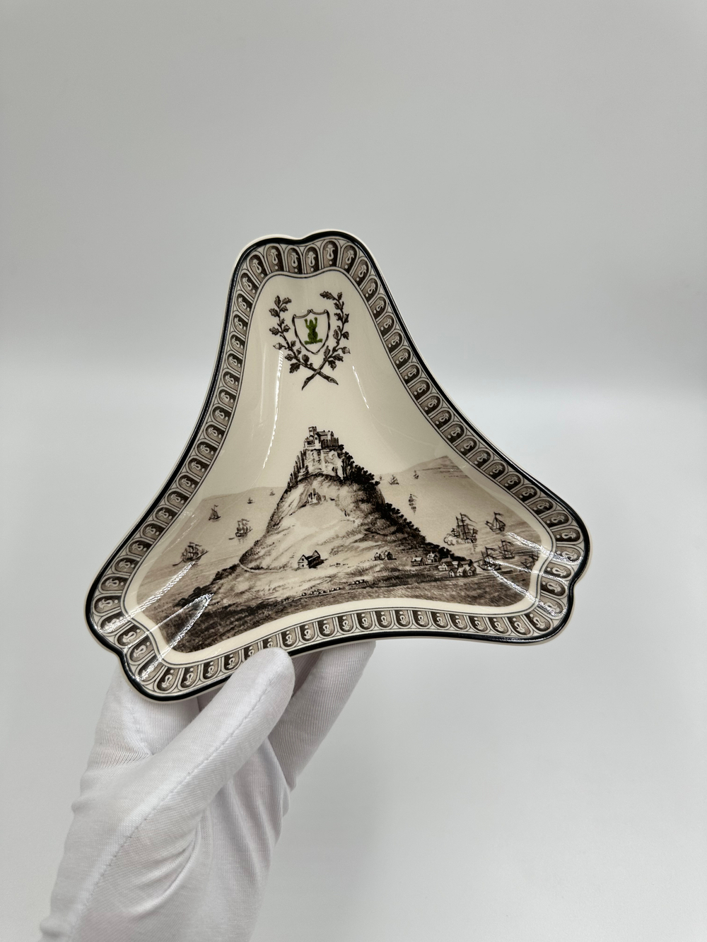 Блюдо Wedgwood «Зелёная лягушка»