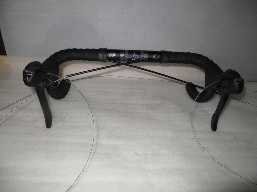 Handlebar: Oval Concepts 300S Shallow Drop, 6061 alloy, 31.8mm clamp