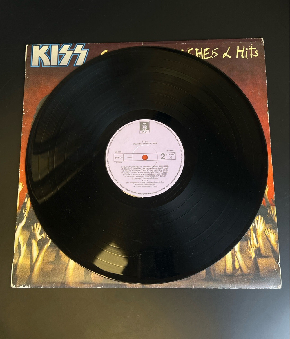 LP Kiss - Smashes thrashes & Hits. Зарубежный хард рок. Виниловая пластинка 12 дюймов. Югославия 1988 год.