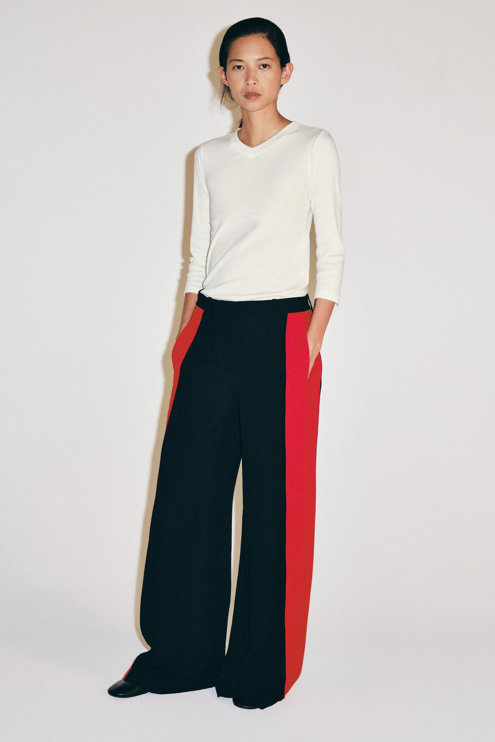 ZARA ШИРОКИЕ БРЮКИ С ПОЛОСАМИ ПО БОКАМ — ZW COLLECTION, КРАСНЫЙ/ЧЕРНЫЙ