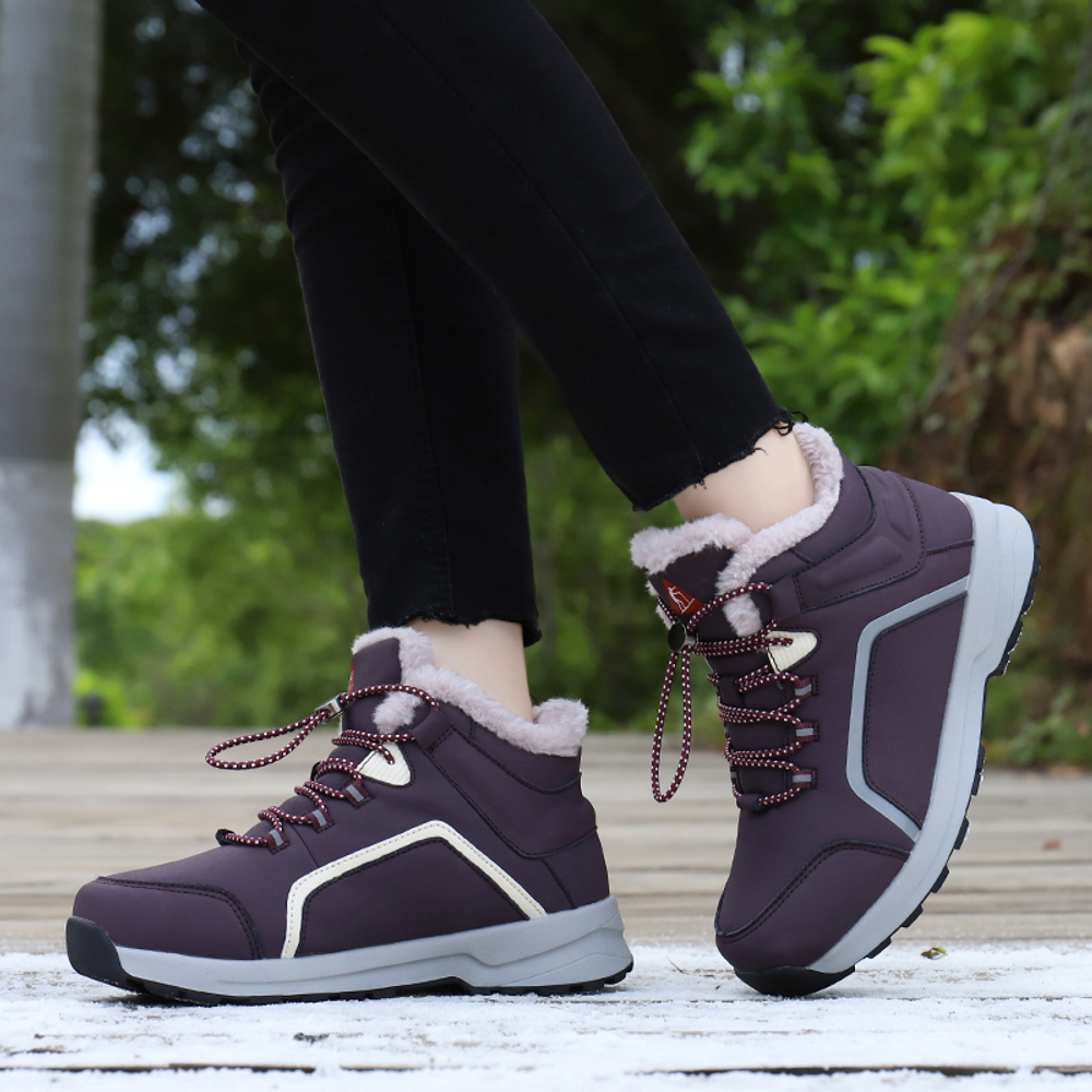 CHENGSHILUOTUO Mid top Insulated Shoes Women"s