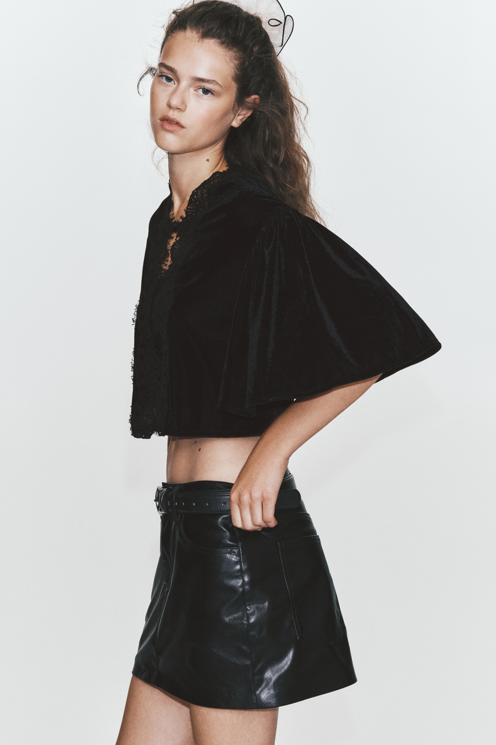 Топ из велюра с кружевом - H&M