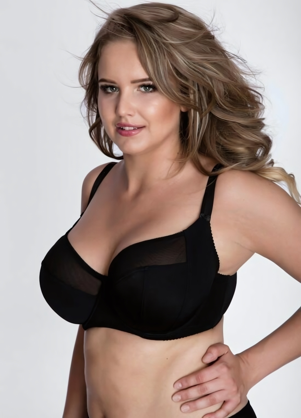 Бюстгальтер с мягкой чашкой plus size из микрофибры и двойной сетки (Размер: 105E) (Цвет: черный)