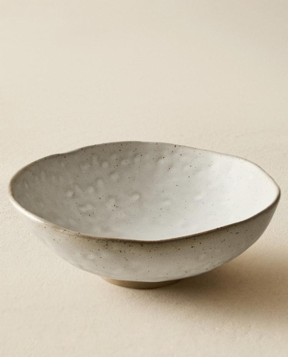 ZARA HOME КЕРАМИЧЕСКАЯ МИСКА С РЕЛЬЕФНОЙ ПОВЕРХНОСТЬЮ, ЖЕЛТОВАТО-БЕЛЫЙ
