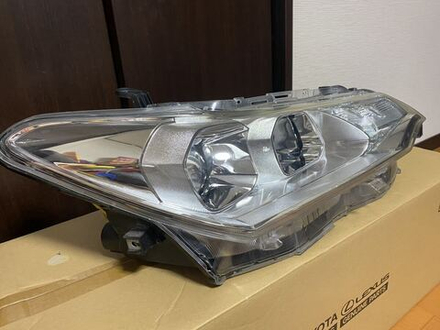 фара правая Toyota Corolla Axio NZE161 NKE165 12-595