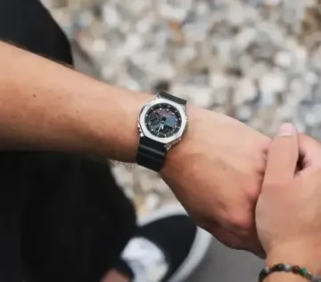 Наручные часы Casio G-Shock GM-2100RW-1ADR