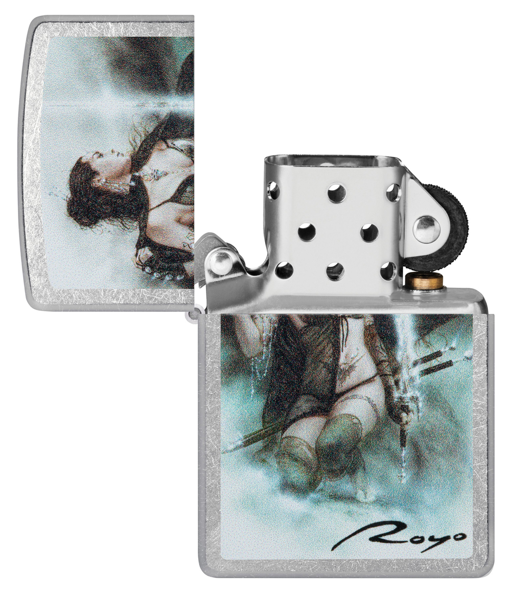 Зажигалка Zippo Luis Royo с покрытием Street Chrome, латунь/сталь, серебристая, 38x13x57 мм