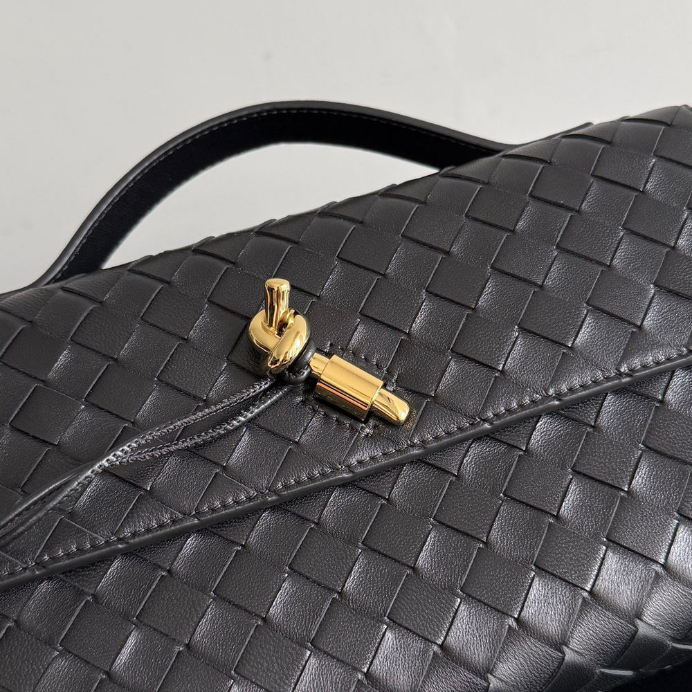 Сумка Bottega Veneta Andiamo Clutch — чёрная — фото 6