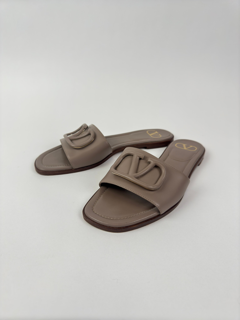 Шлепки Valentino