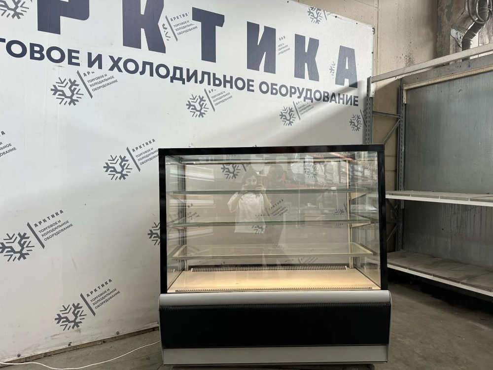 Кондитерская витрина Carboma K70 VV 1,3-1