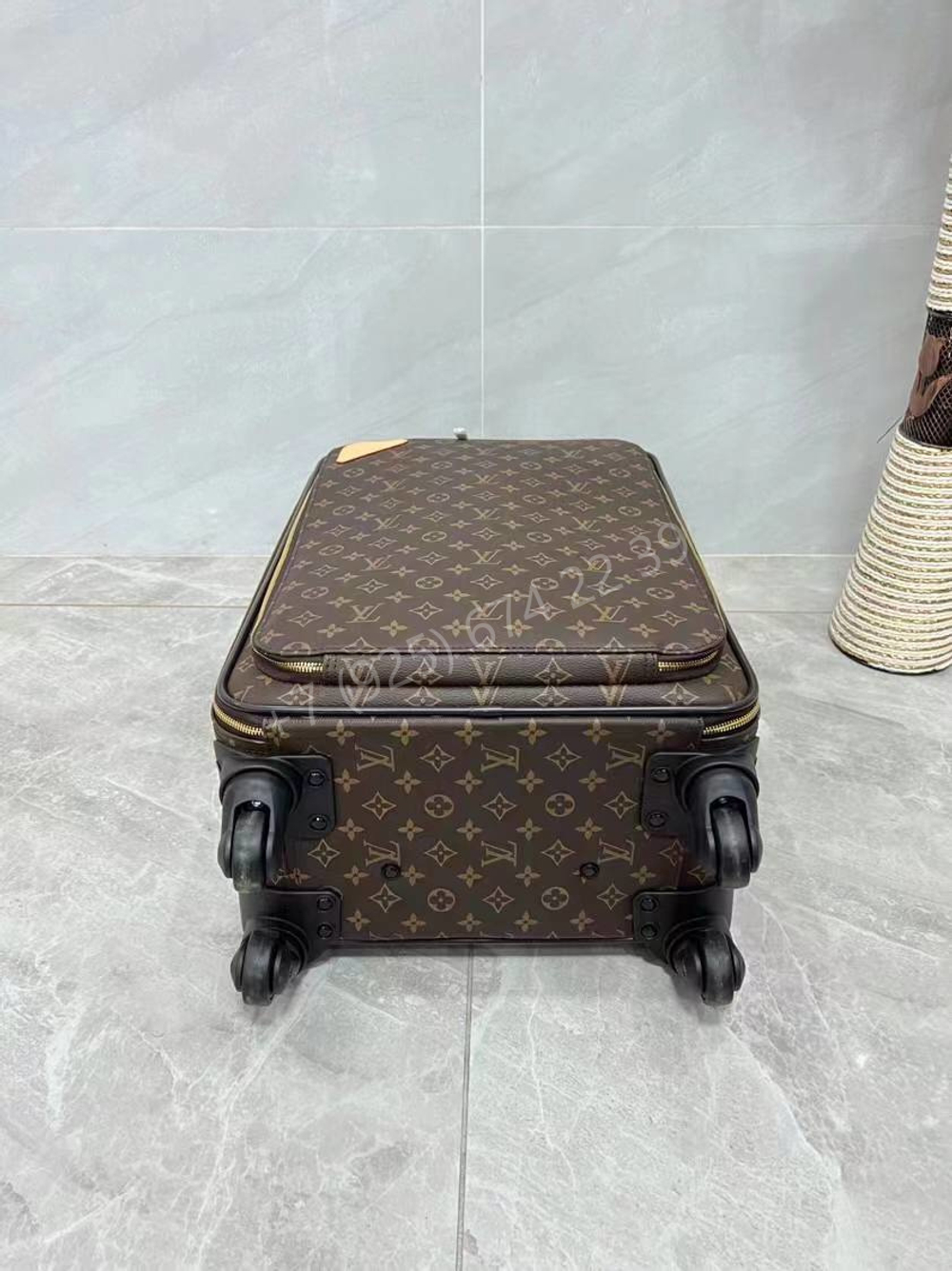 Чемодан Louis Vuitton