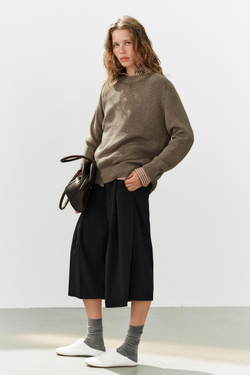 ZARA УДЛИНЕННЫЕ ШОРТЫ-БЕРМУДЫ СО ЗАЩИПАМИ, ЧЕРНЫЙ