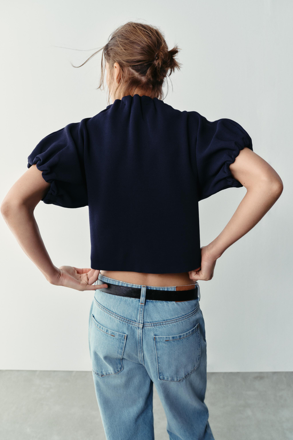 ZARA ТРИКОТАЖНЫЙ ТОП С РЮШАМИ, МОРСКОЙ СИНИЙ