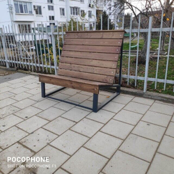 Парковая скамейка со спинкой (Современная МАФ на металлокаркасе)