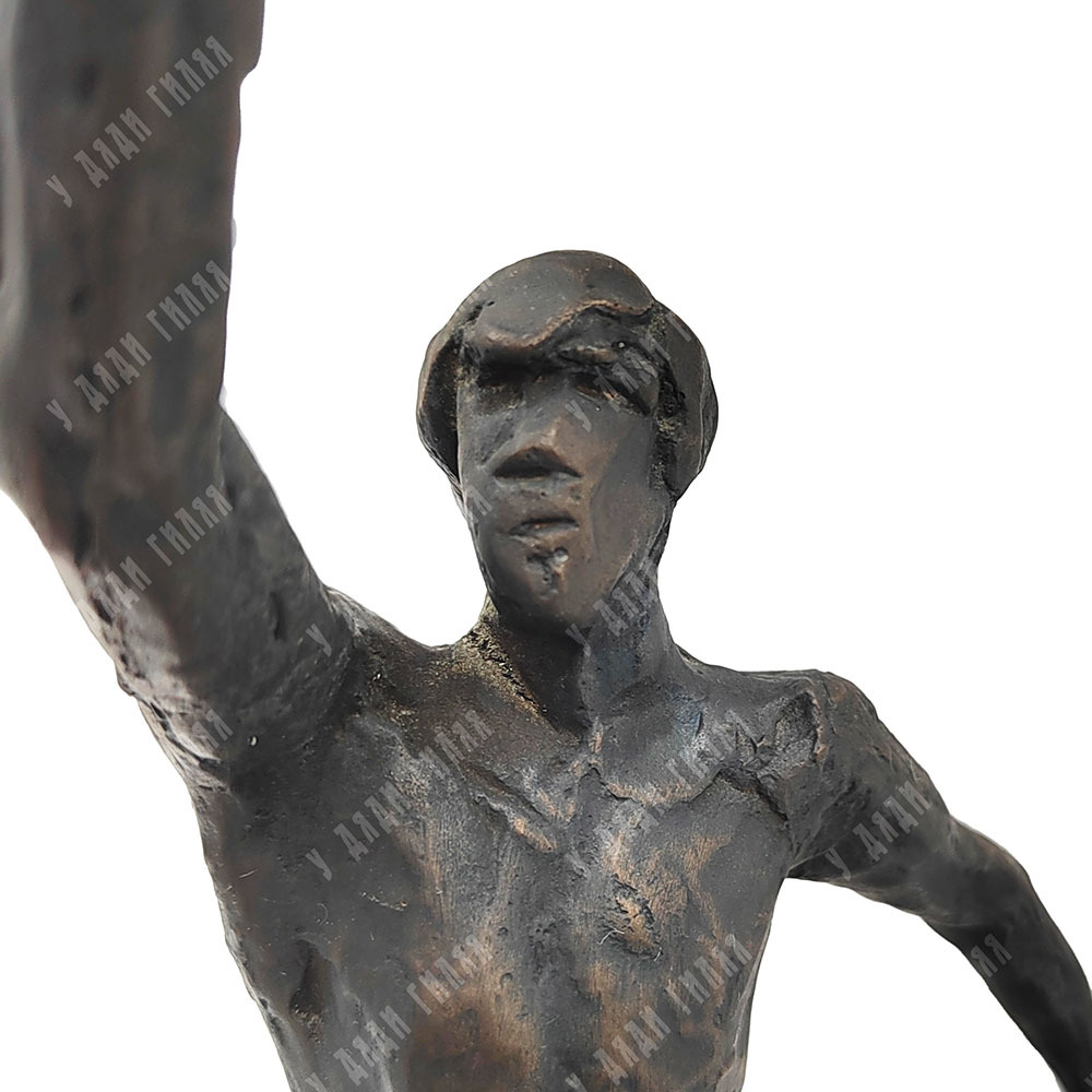 Динес Ю. С. Орлянка. Бронза, литьё. 2000 г.