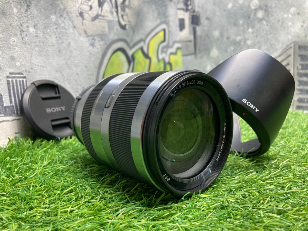 Sony 18-200mm 3.5-6.3 E