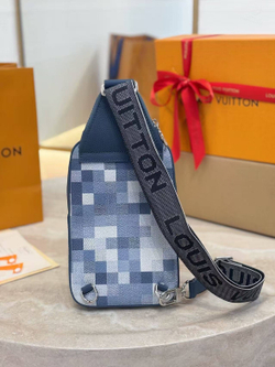 Нагрудная сумка-слинг Louis Vuitton Avenue PM