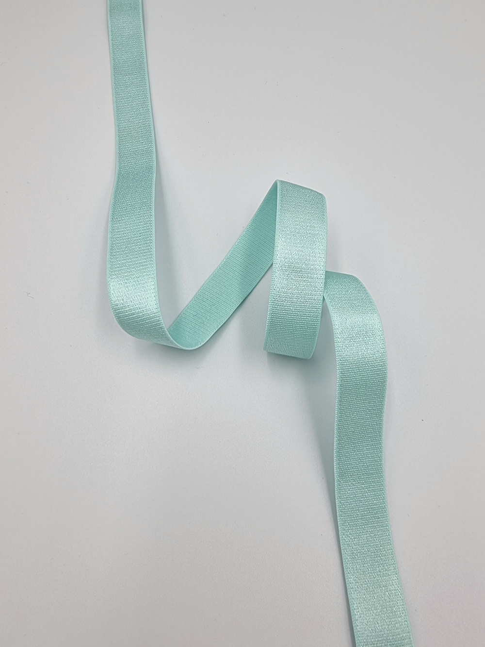 Бретель ментол 15 мм ( Pantone 12-5410 TPG)