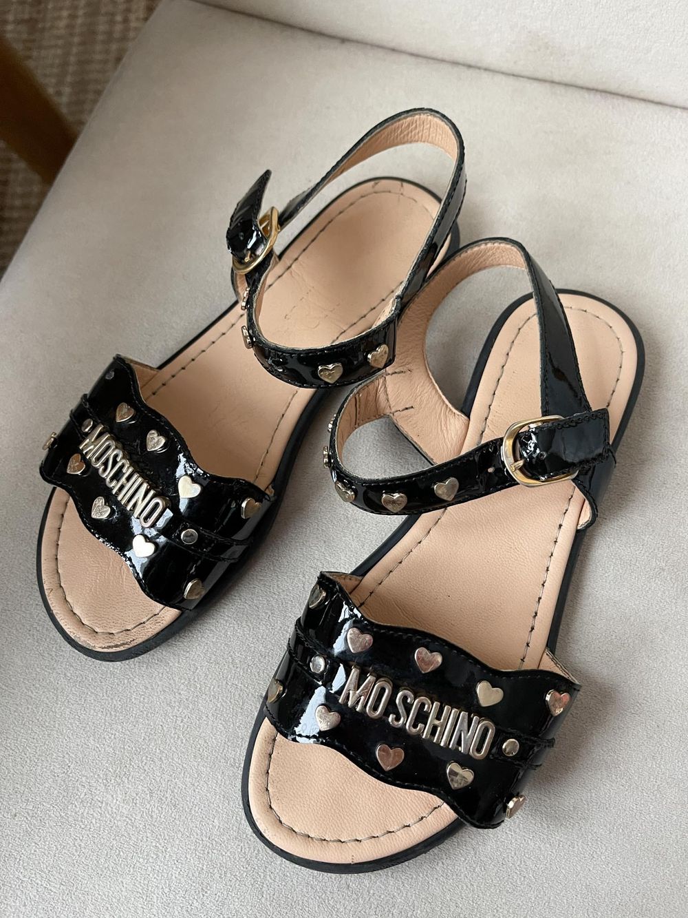 Сандалии Moschino