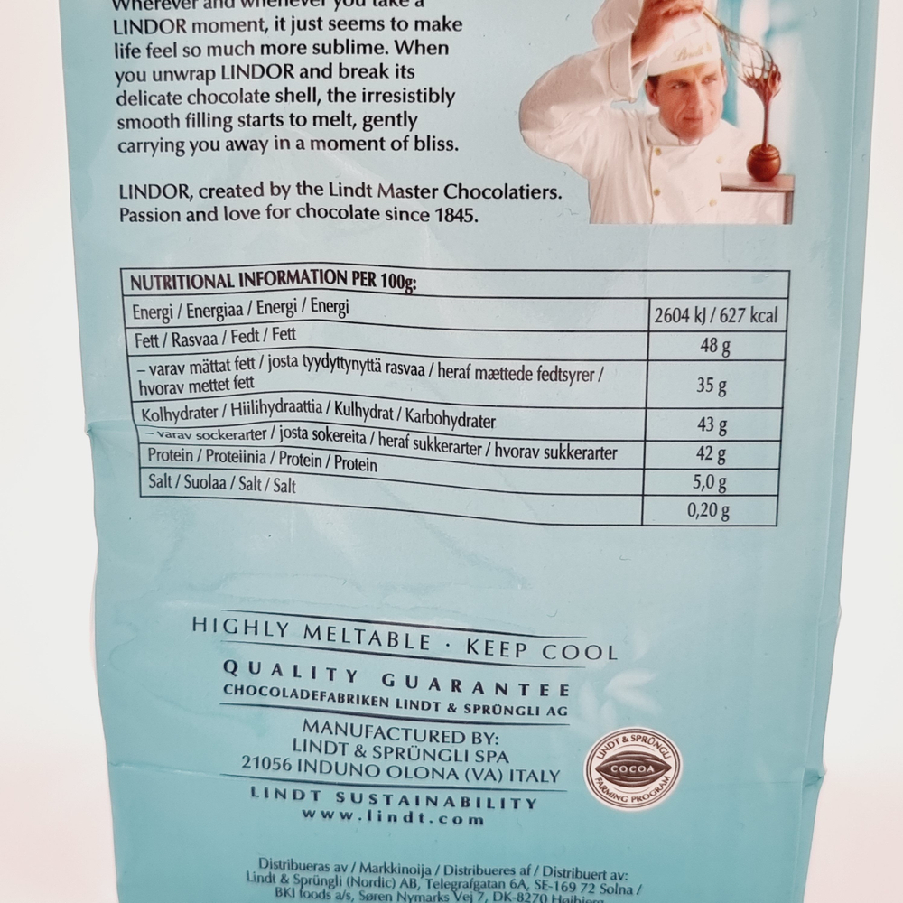 Шоколадные конфеты Lindt LINDOR кокос 137 г (из Финляндии)