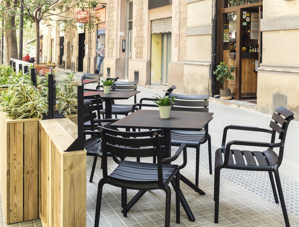 Кресло пластиковое Siesta Contract Paris, черный