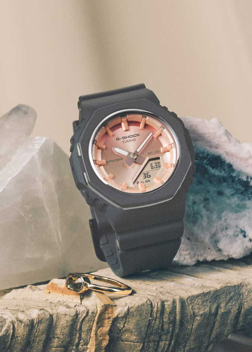 Часы Casio GMA-P2110SC-4A