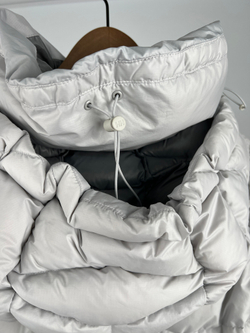 Пуховик Helly Hansen