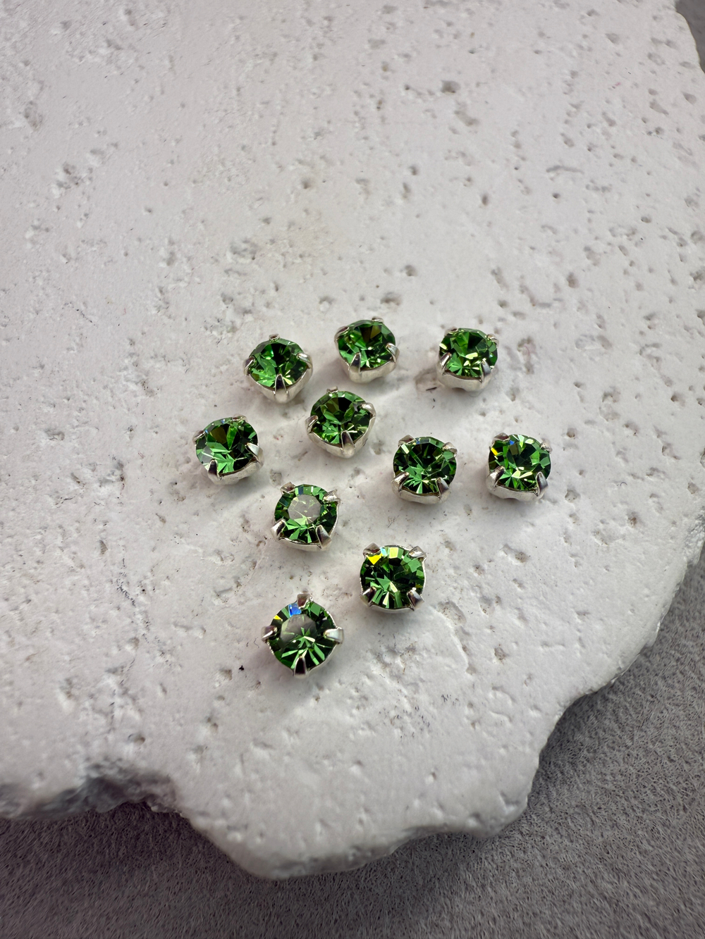 Шатон 4 мм Maxima Preciosa, Peridot